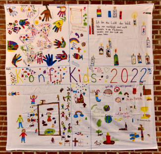 Tischdecke erstellt von den Konfi-Kids 2022